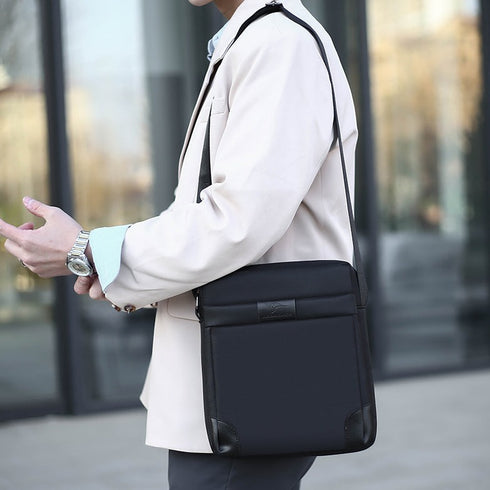 תיק כתף אופנתי חסין למים ושריטות - Ingaroo